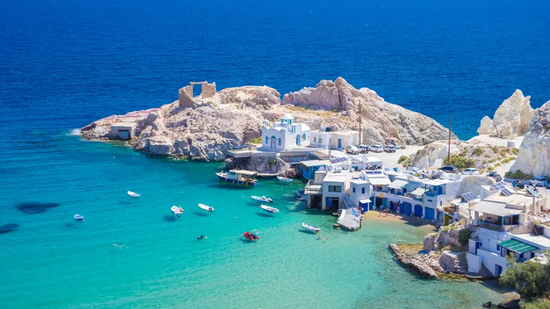 Milos Semi-Private Boat Tour – Kleftiko, Sarakiniko & Poliegos
