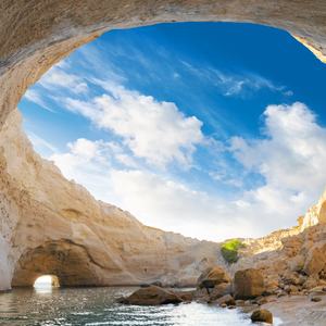 Milos Semi-Private Boat Tour – Kleftiko, Sarakiniko & Poliegos