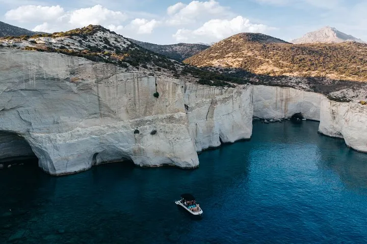 Milos Semi-Private Boat Tour – Kleftiko, Sarakiniko & Poliegos