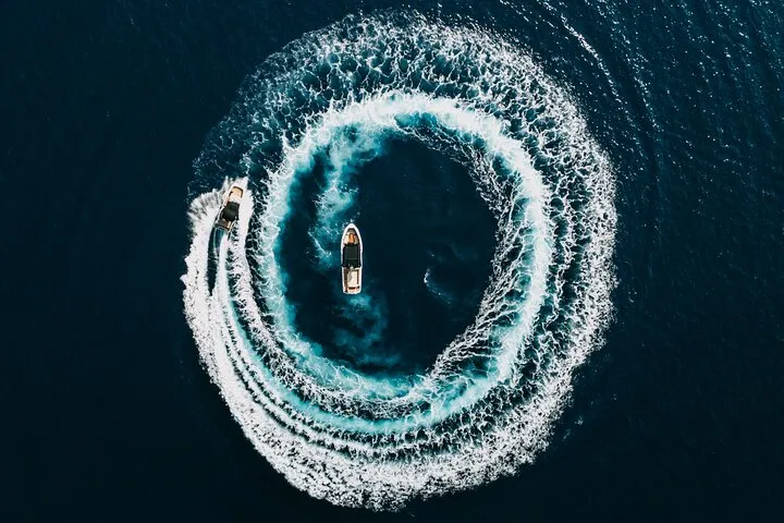 Milos Semi-Private Boat Tour – Kleftiko, Sarakiniko & Poliegos